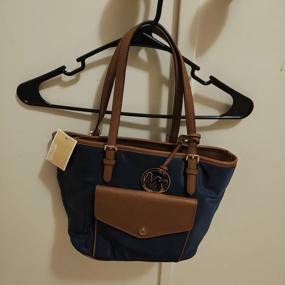 *Brand New*Michael Kors Navy and Brown Tote - Picture 1 of 2